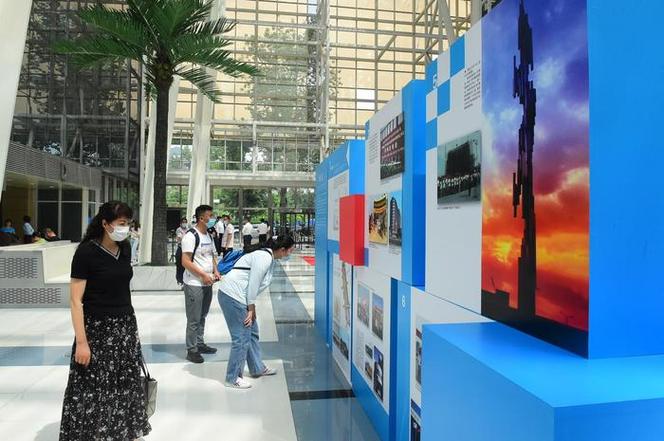 这里是信息技术产业化的"梦工厂","上地发展密码主题展"开展